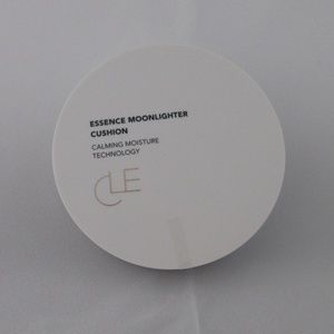Sold CLE Essence Moonlighter Cushion